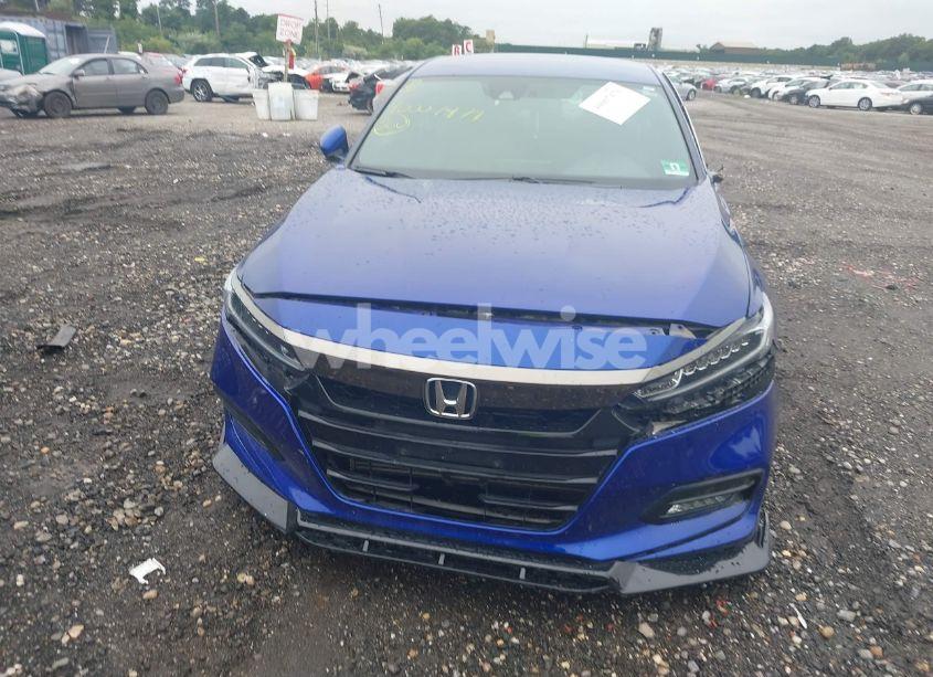 Photo 12 of 2018 Honda Accord SPORT (VIN 1HGCV1F3XJA025460)