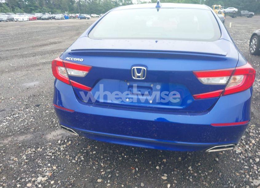 Photo 16 of 2018 Honda Accord SPORT (VIN 1HGCV1F3XJA025460)