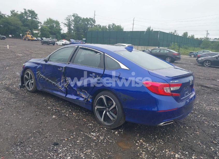 Photo 3 of 2018 Honda Accord SPORT (VIN 1HGCV1F3XJA025460)