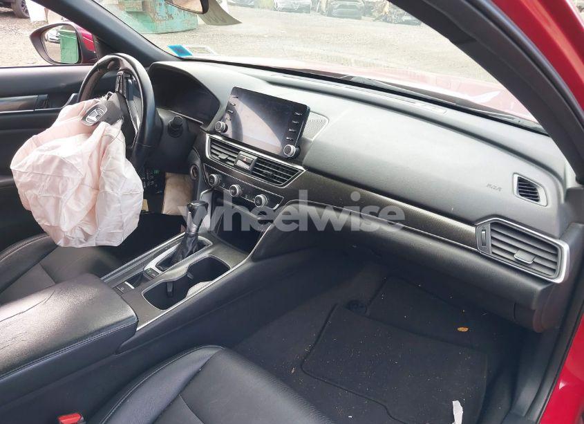 Photo 5 of 2018 Honda Accord SPORT (VIN 1HGCV1F3XJA031422)