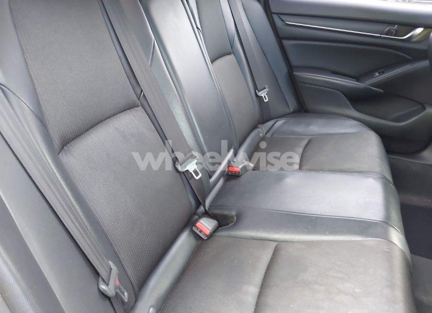 Photo 8 of 2018 Honda Accord SPORT (VIN 1HGCV1F3XJA031422)