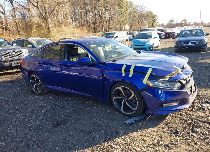 Photo 13 of 2018 Honda Accord SPORT (VIN 1HGCV1F3XJA042940)