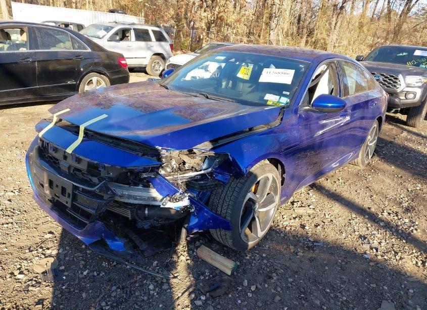 Photo 2 of 2018 Honda Accord SPORT (VIN 1HGCV1F3XJA042940)