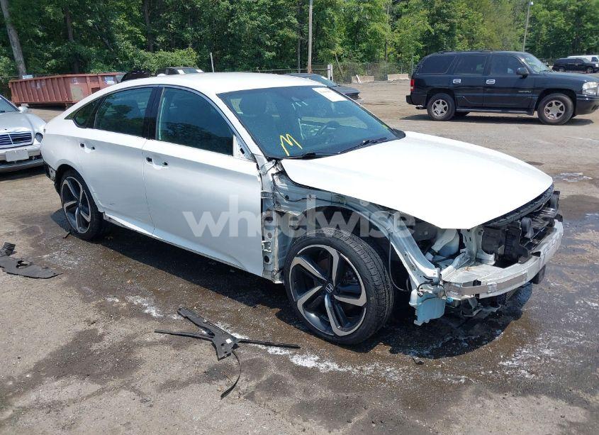2018 Honda Accord SPORT (VIN 1HGCV1F3XJA058832) main photo