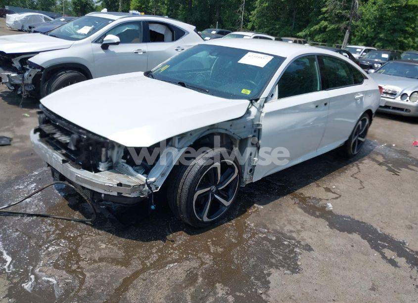 Photo 2 of 2018 Honda Accord SPORT (VIN 1HGCV1F3XJA058832)