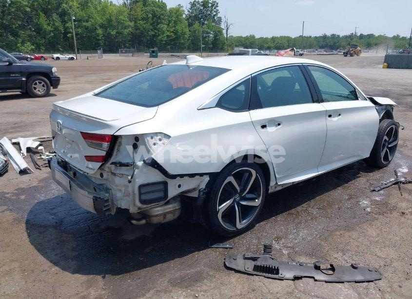 Photo 4 of 2018 Honda Accord SPORT (VIN 1HGCV1F3XJA058832)