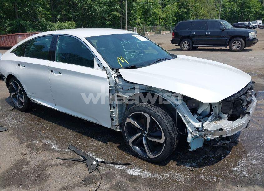 Photo 6 of 2018 Honda Accord SPORT (VIN 1HGCV1F3XJA058832)
