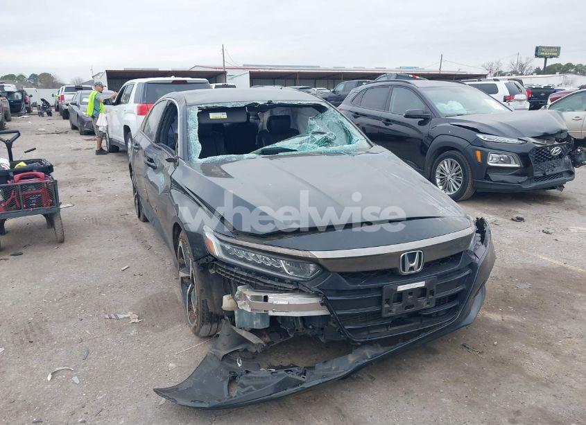 2018 Honda Accord SPORT (VIN 1HGCV1F3XJA068826) main photo