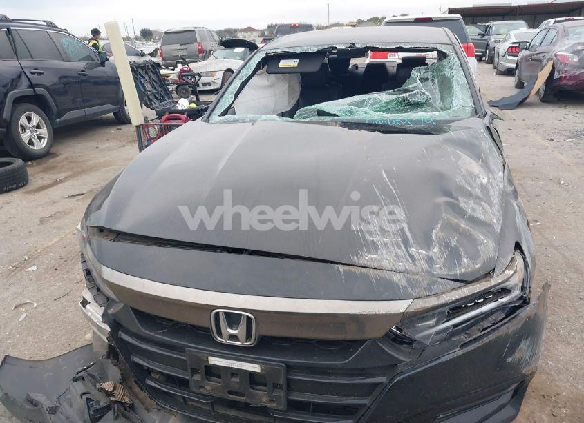 Photo 12 of 2018 Honda Accord SPORT (VIN 1HGCV1F3XJA068826)