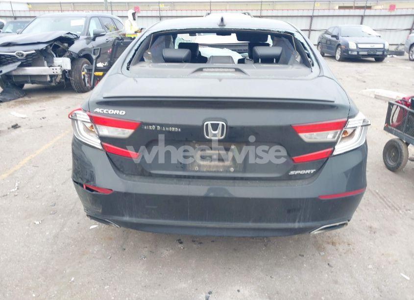 Photo 16 of 2018 Honda Accord SPORT (VIN 1HGCV1F3XJA068826)