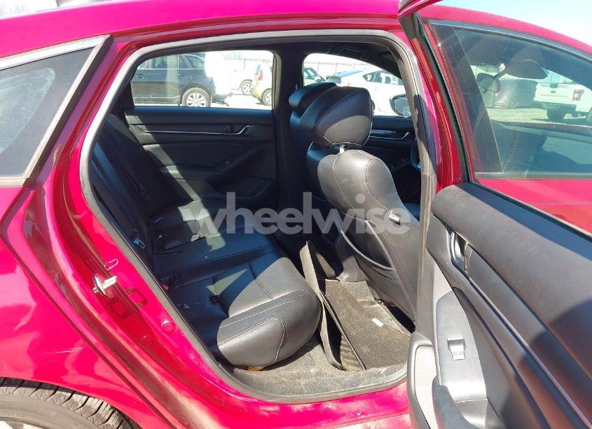 Photo 8 of 2018 Honda Accord SPORT (VIN 1HGCV1F3XJA091295)