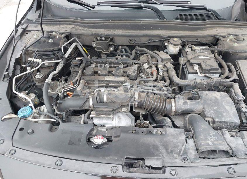 Photo 10 of 2018 Honda Accord SPORT (VIN 1HGCV1F3XJA092009)