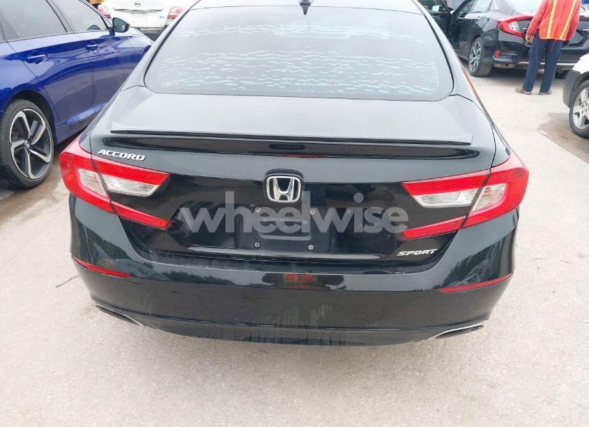 Photo 16 of 2018 Honda Accord SPORT (VIN 1HGCV1F3XJA092009)