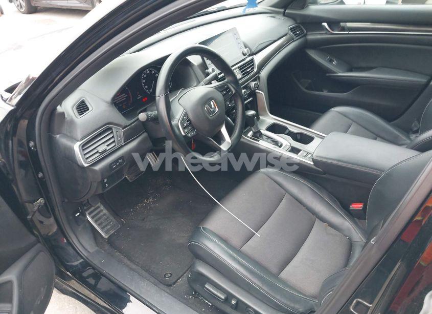 Photo 17 of 2018 Honda Accord SPORT (VIN 1HGCV1F3XJA092009)