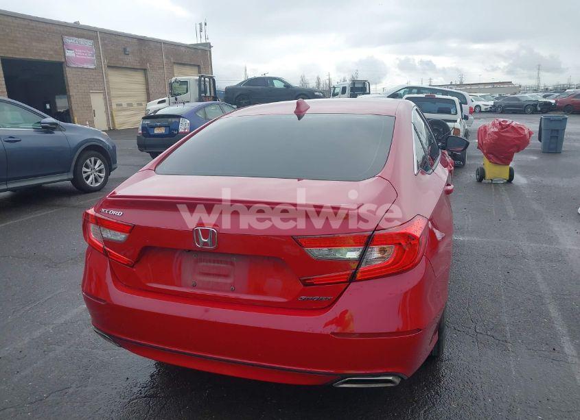 Photo 17 of 2018 Honda Accord SPORT (VIN 1HGCV1F3XJA111142)