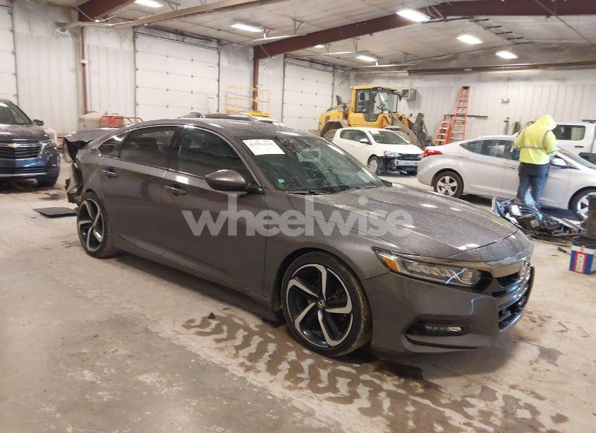 2018 Honda Accord SPORT (VIN 1HGCV1F3XJA112632) main photo