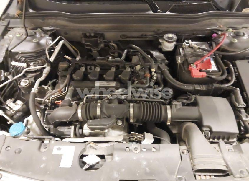 Photo 10 of 2018 Honda Accord SPORT (VIN 1HGCV1F3XJA112632)