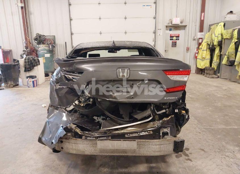 Photo 16 of 2018 Honda Accord SPORT (VIN 1HGCV1F3XJA112632)