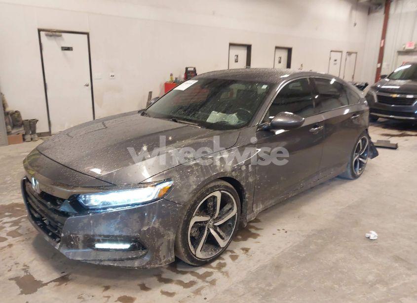 Photo 2 of 2018 Honda Accord SPORT (VIN 1HGCV1F3XJA112632)