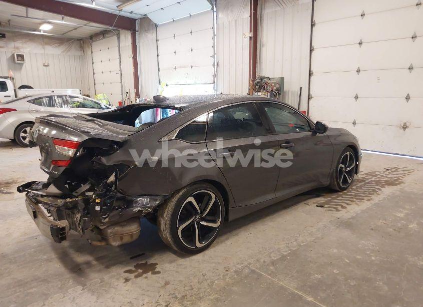 Photo 4 of 2018 Honda Accord SPORT (VIN 1HGCV1F3XJA112632)