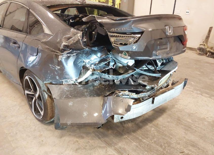 Photo 6 of 2018 Honda Accord SPORT (VIN 1HGCV1F3XJA112632)