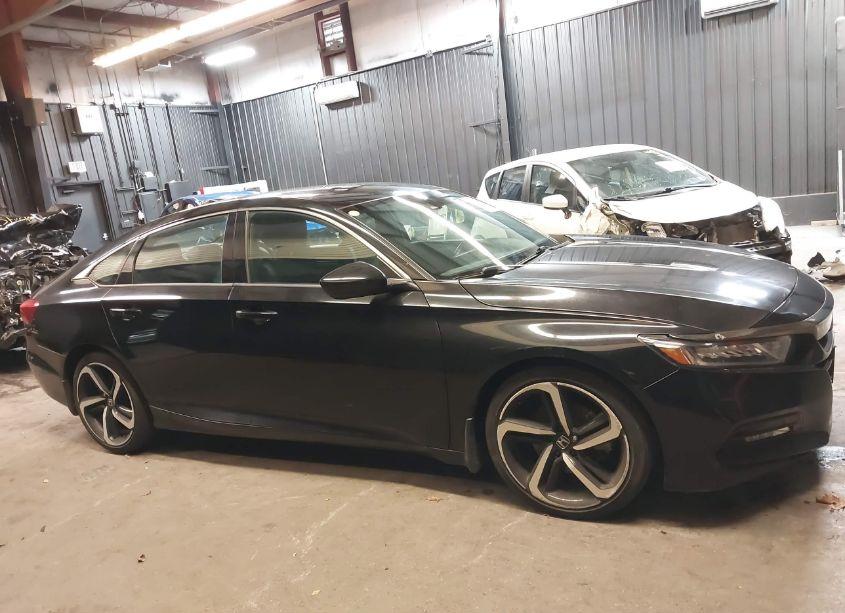 Photo 13 of 2018 Honda Accord SPORT (VIN 1HGCV1F3XJA148627)