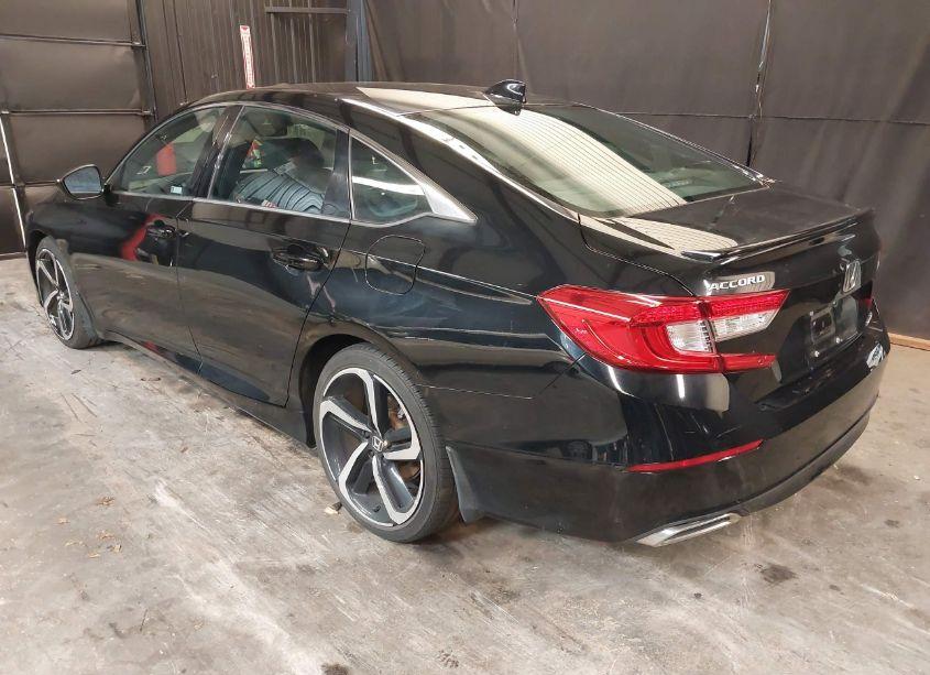 Photo 3 of 2018 Honda Accord SPORT (VIN 1HGCV1F3XJA148627)