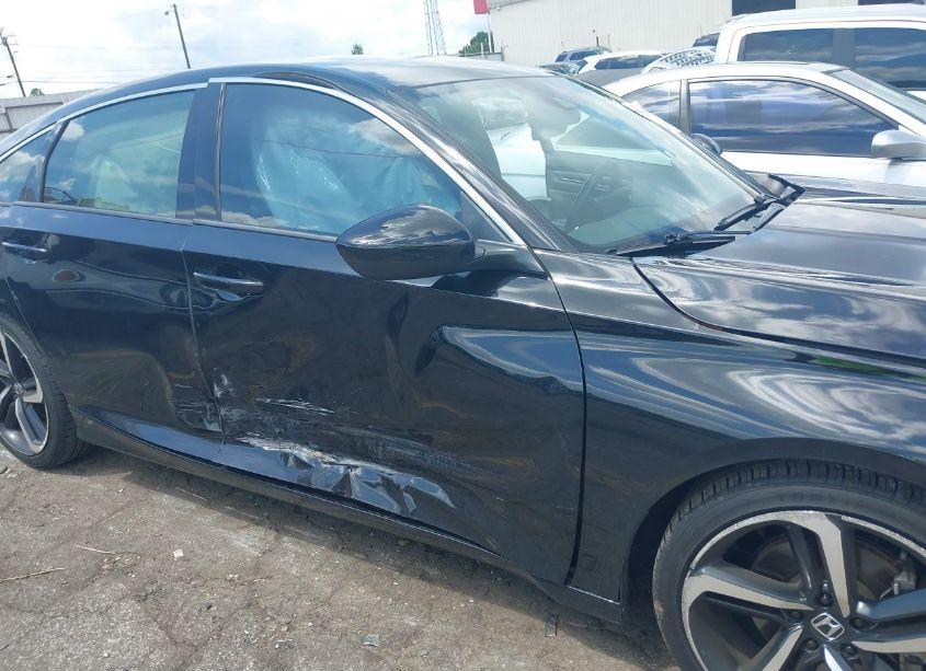 Photo 6 of 2018 Honda Accord SPORT (VIN 1HGCV1F3XJA158607)