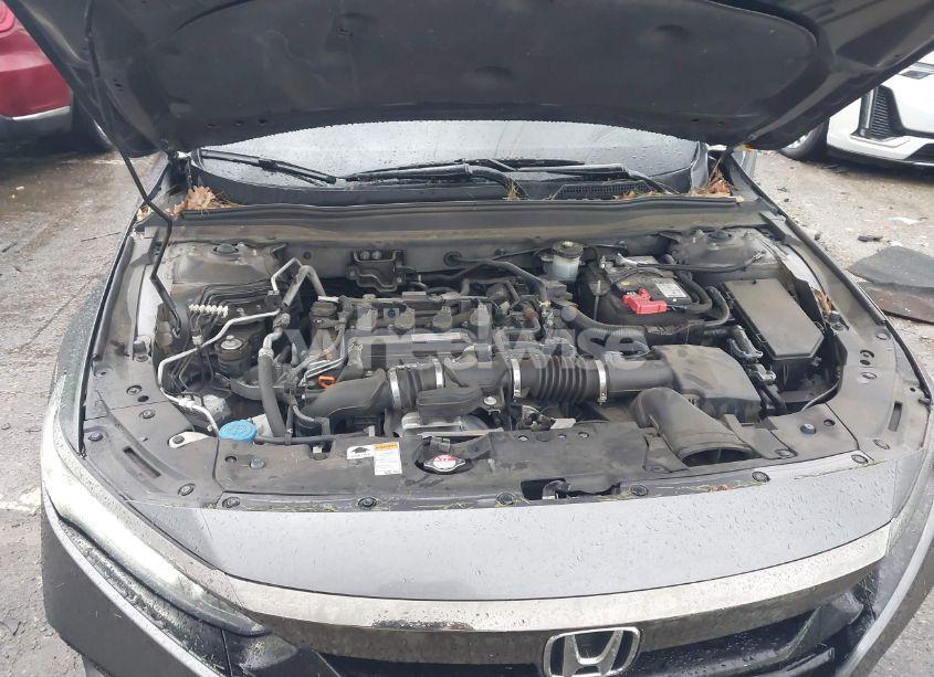 Photo 10 of 2018 Honda Accord SPORT (VIN 1HGCV1F3XJA164018)