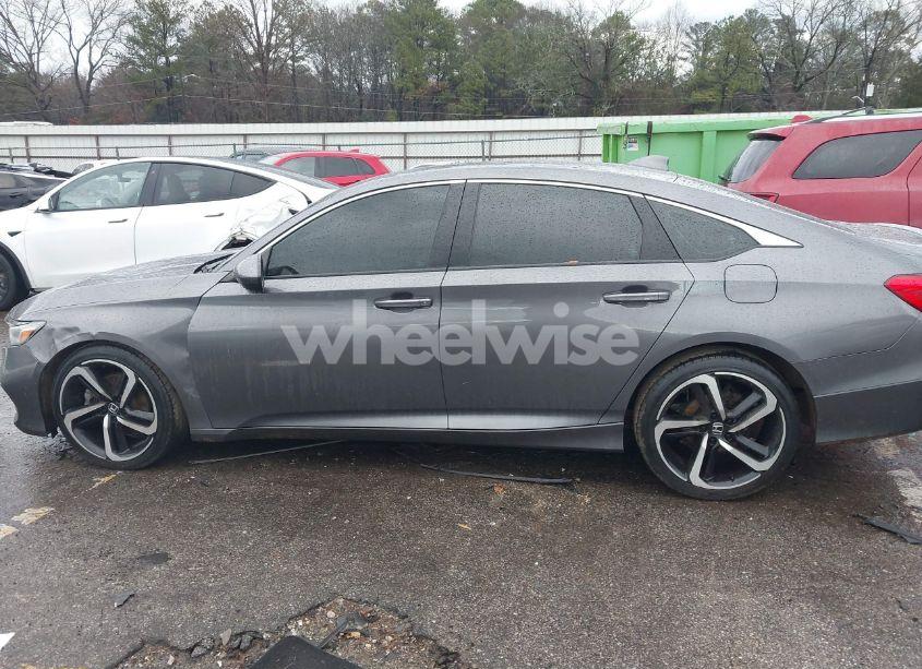 Photo 14 of 2018 Honda Accord SPORT (VIN 1HGCV1F3XJA164018)