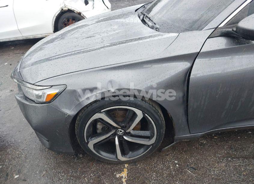 Photo 6 of 2018 Honda Accord SPORT (VIN 1HGCV1F3XJA164018)