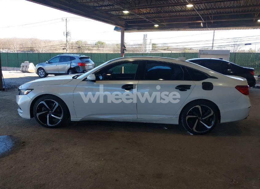 Photo 14 of 2018 Honda Accord SPORT (VIN 1HGCV1F3XJA164178)