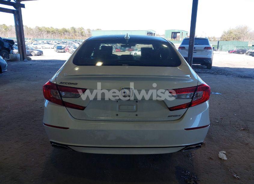 Photo 16 of 2018 Honda Accord SPORT (VIN 1HGCV1F3XJA164178)