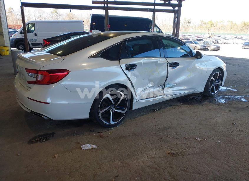 Photo 4 of 2018 Honda Accord SPORT (VIN 1HGCV1F3XJA164178)