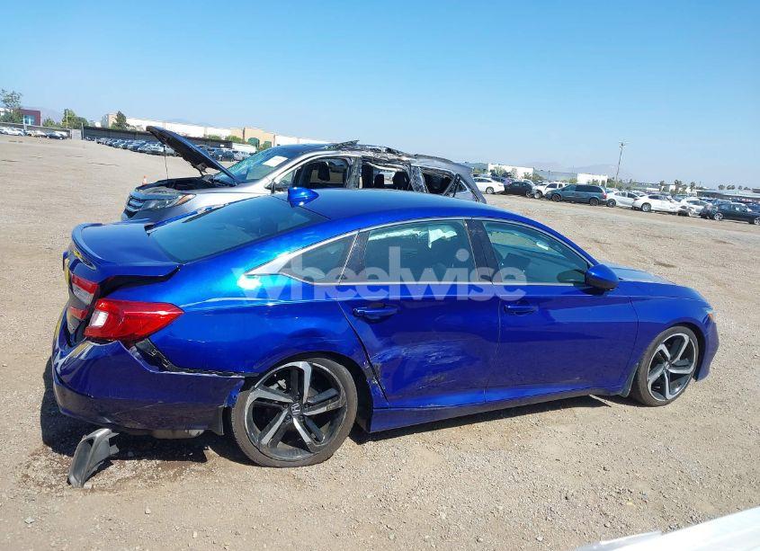Photo 14 of 2018 Honda Accord SPORT (VIN 1HGCV1F3XJA193521)