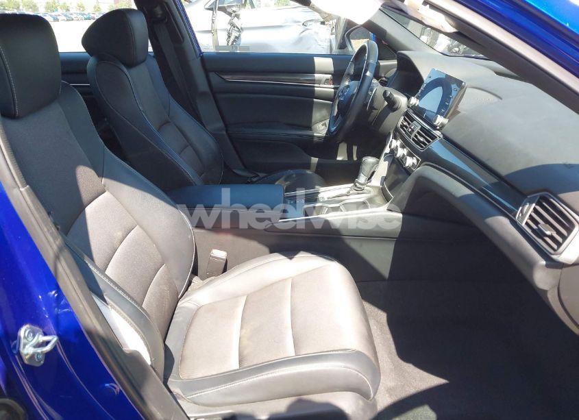 Photo 5 of 2018 Honda Accord SPORT (VIN 1HGCV1F3XJA193521)