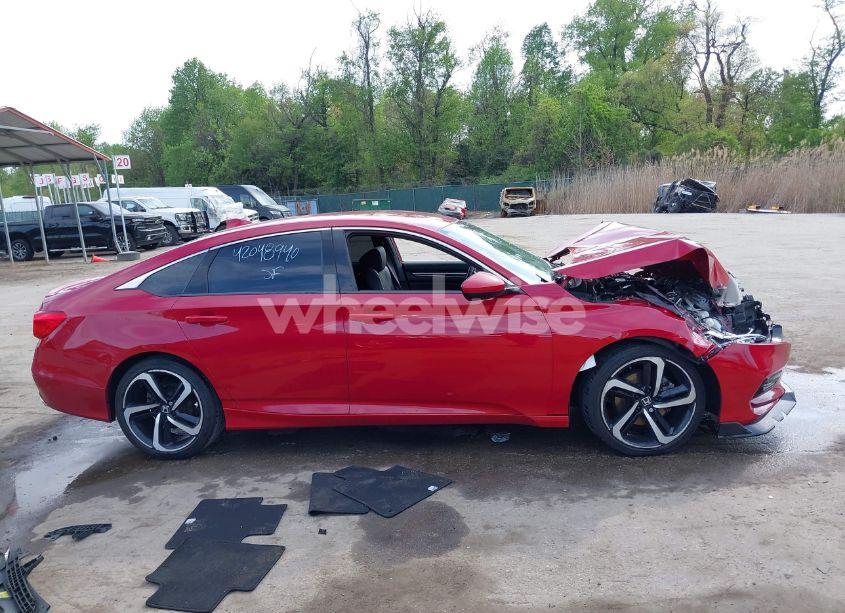 Photo 13 of 2018 Honda Accord SPORT (VIN 1HGCV1F3XJA236058)