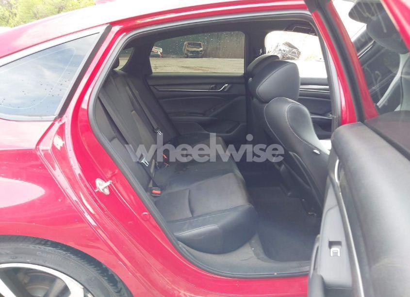 Photo 8 of 2018 Honda Accord SPORT (VIN 1HGCV1F3XJA236058)