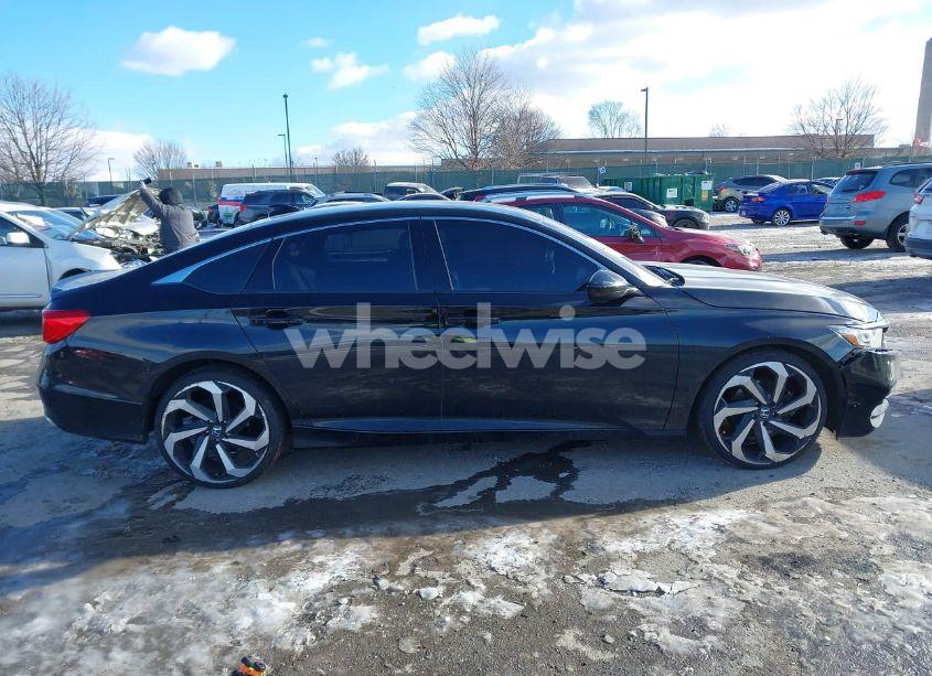 Photo 12 of 2018 Honda Accord SPORT (VIN 1HGCV1F3XJA251868)