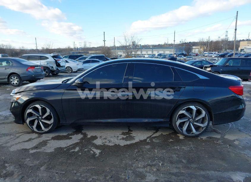 Photo 13 of 2018 Honda Accord SPORT (VIN 1HGCV1F3XJA251868)