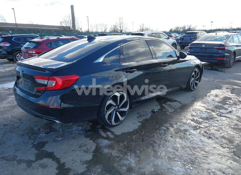 Photo 4 of 2018 Honda Accord SPORT (VIN 1HGCV1F3XJA251868)