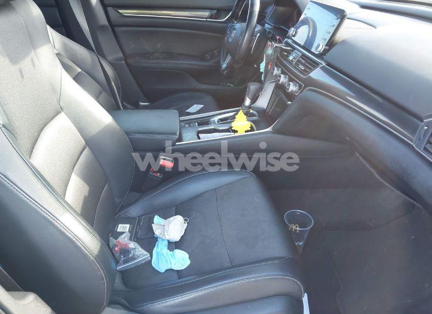 Photo 5 of 2018 Honda Accord SPORT (VIN 1HGCV1F3XJA251868)