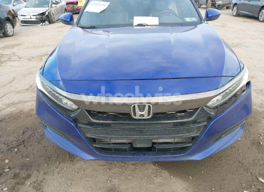 Photo 12 of 2018 Honda Accord SPORT (VIN 1HGCV1F3XJA253362)