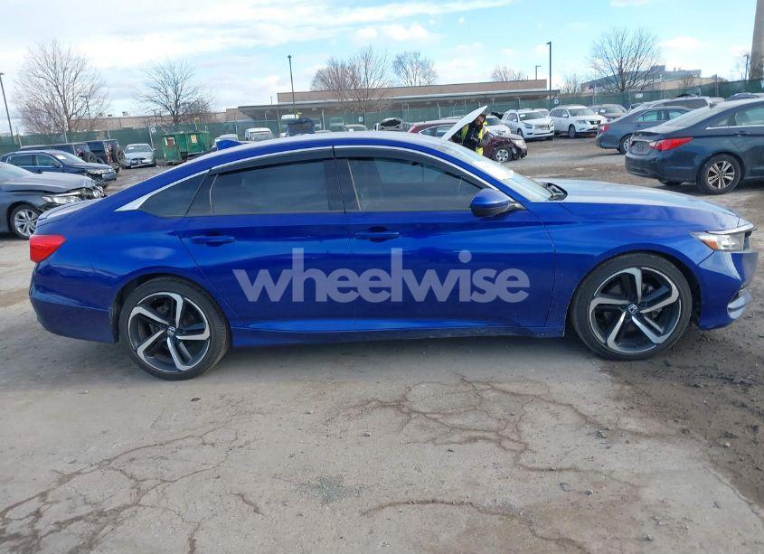 Photo 13 of 2018 Honda Accord SPORT (VIN 1HGCV1F3XJA253362)