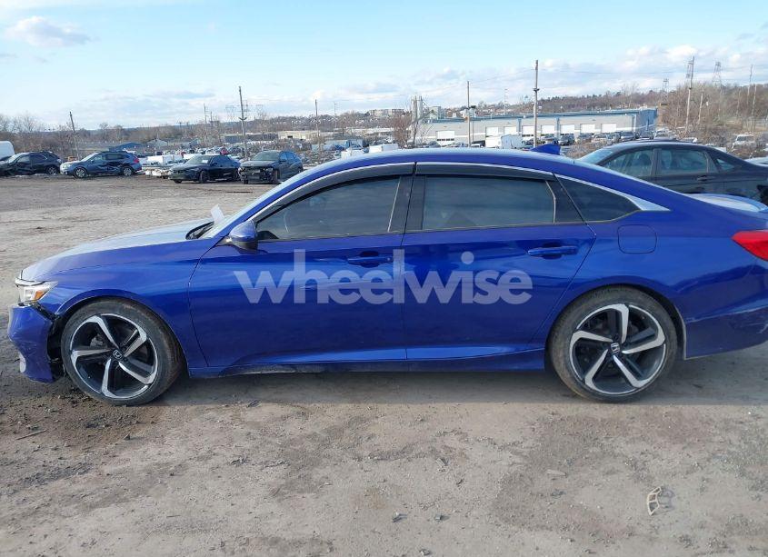 Photo 14 of 2018 Honda Accord SPORT (VIN 1HGCV1F3XJA253362)