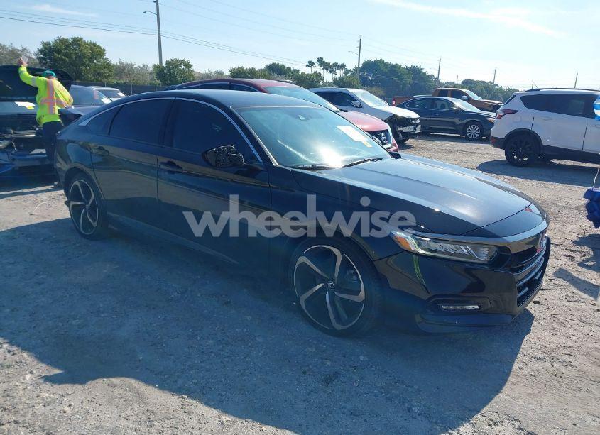 2018 Honda Accord SPORT (VIN 1HGCV1F3XJA269058) main photo