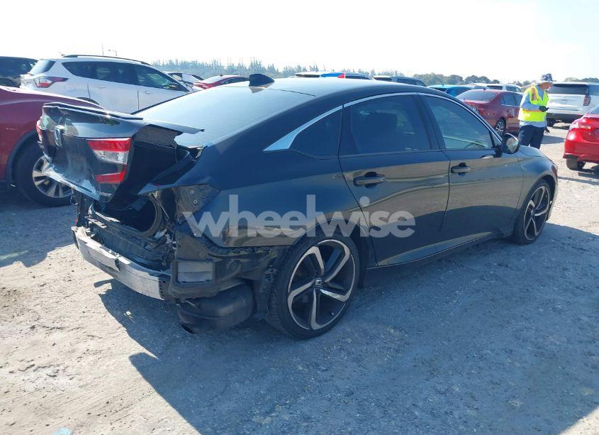 Photo 4 of 2018 Honda Accord SPORT (VIN 1HGCV1F3XJA269058)