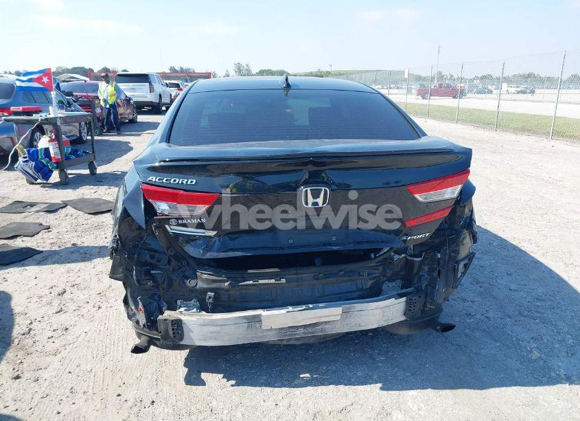 Photo 6 of 2018 Honda Accord SPORT (VIN 1HGCV1F3XJA269058)