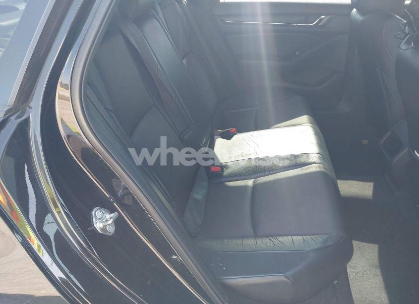 Photo 8 of 2018 Honda Accord SPORT (VIN 1HGCV1F3XJA269058)