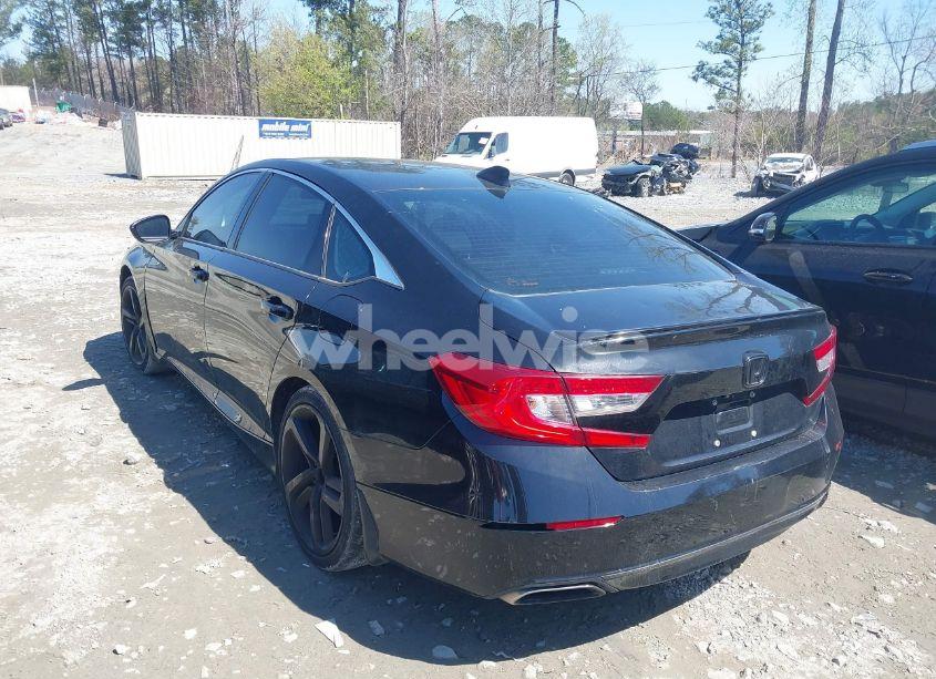 Photo 3 of 2018 Honda Accord SPORT (VIN 1HGCV1F3XJA738035)
